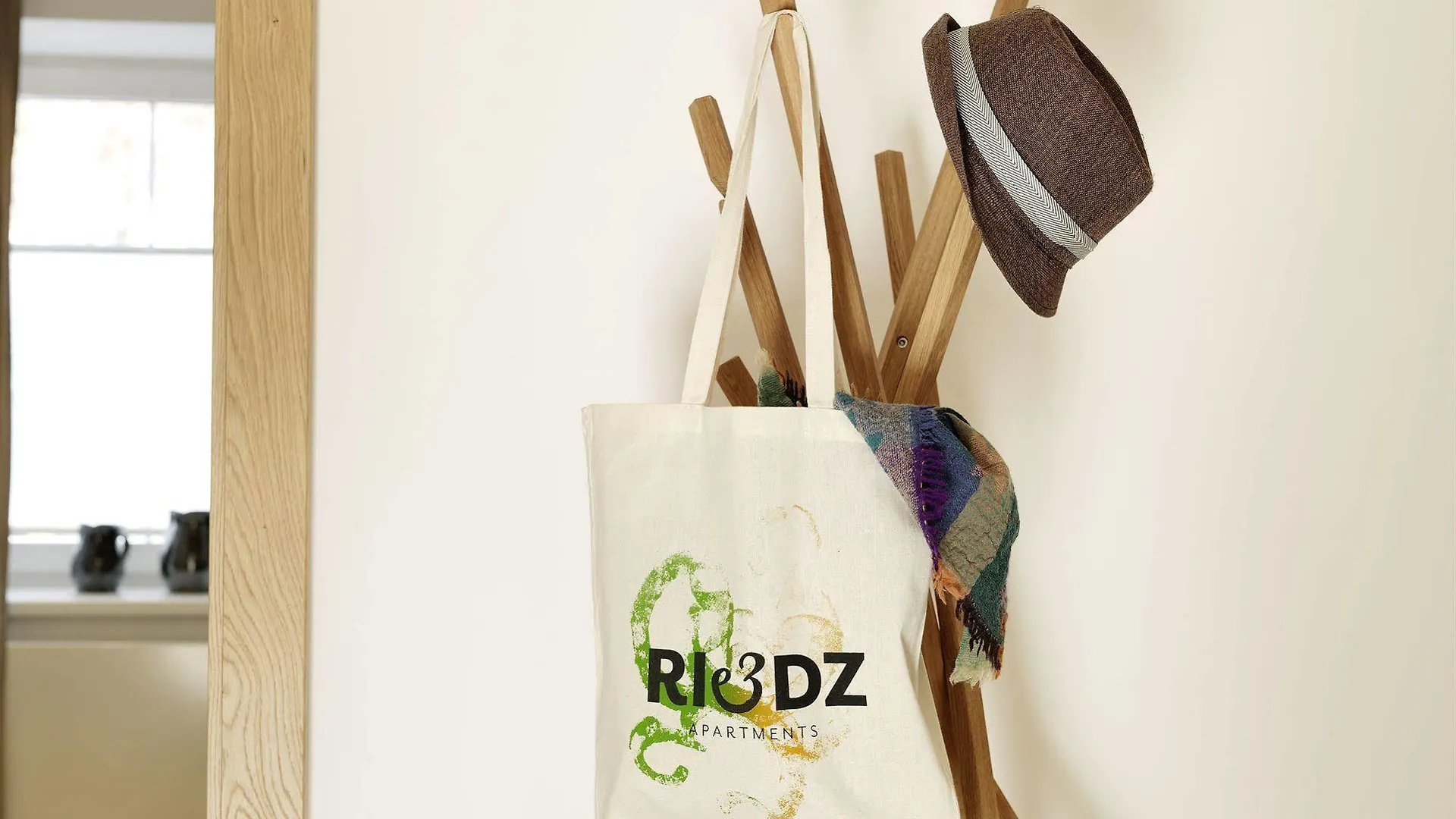 Riedz Apartments Innsbruck- Zentrales Apartmenthaus Mit Gruener Oase