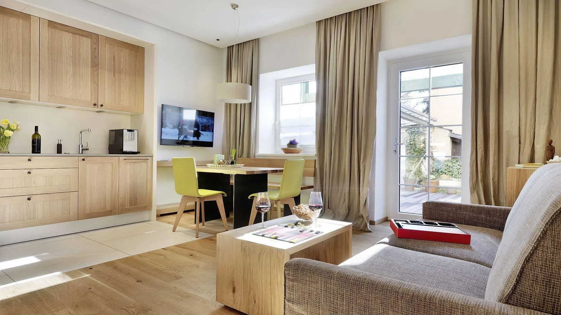 Riedz Apartments Innsbruck- Zentrales Apartmenthaus Mit Gruener Oase Austria